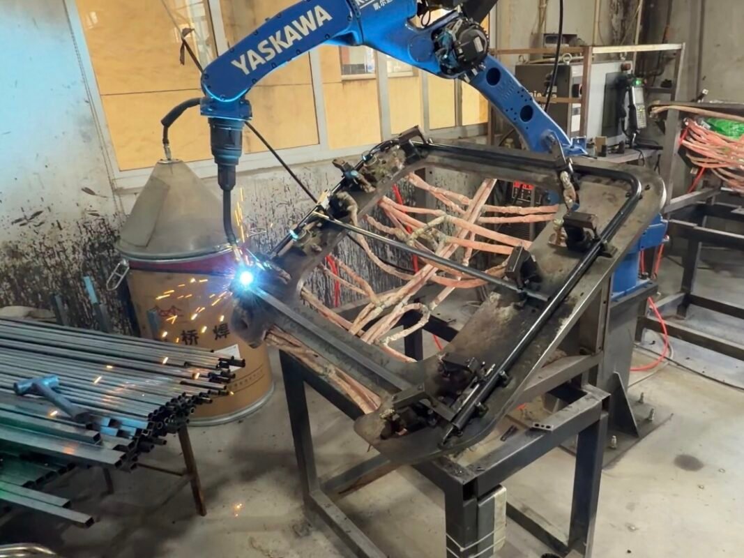 机器人焊接-robotic-welding